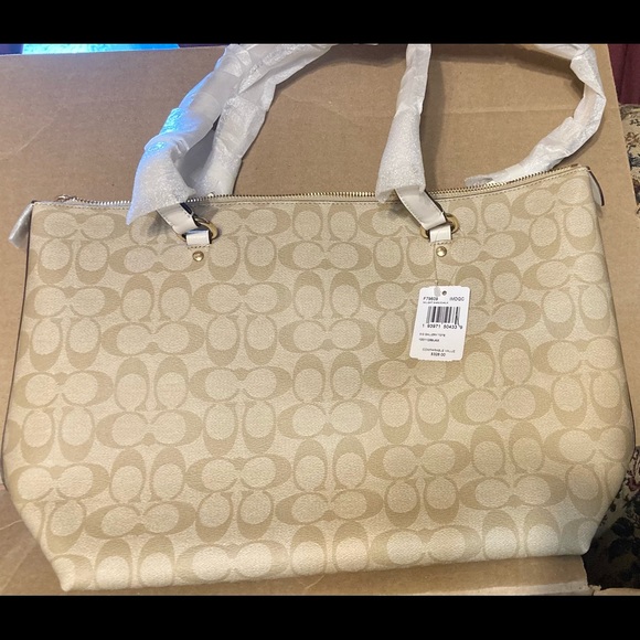 *Brand new* (NWT). Large Coach handbag. - Picture 4 of 8